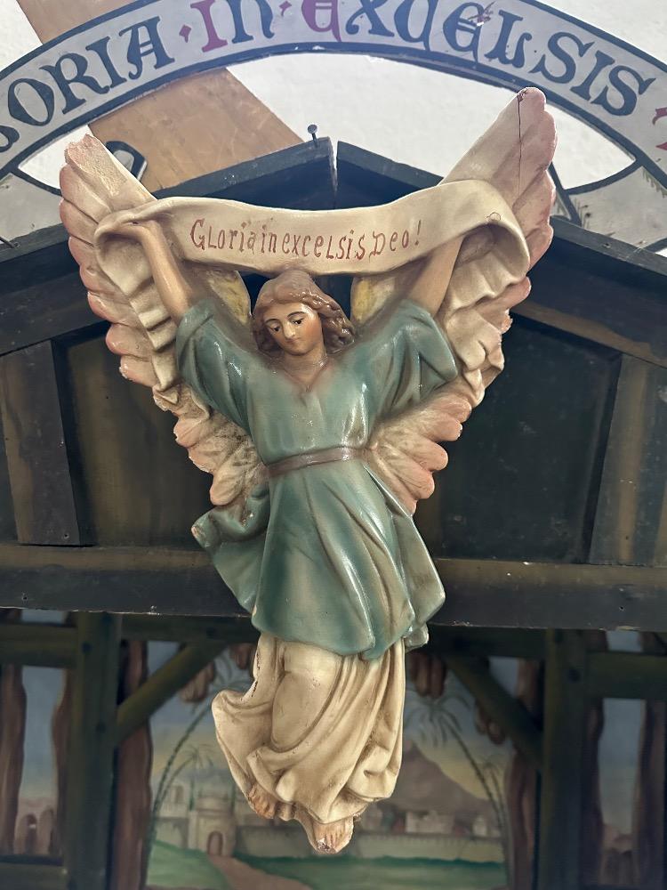 17 Gothic - Style Nativity Set