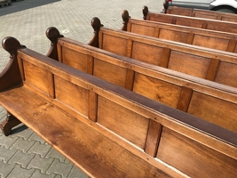 Pews ( 2 Pieces Available ) style Gothic - style en Oak wood, Dutch 19th century (1880)