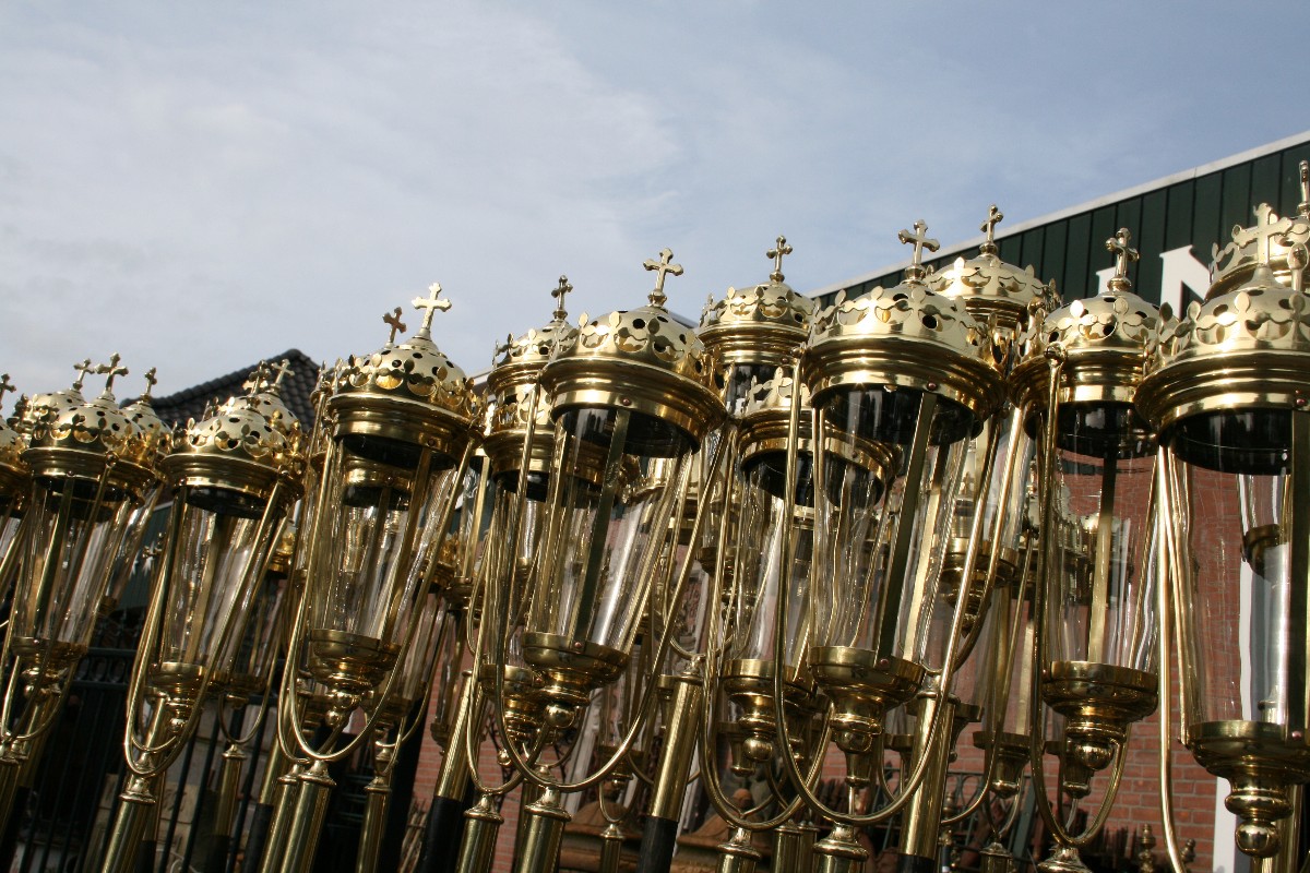 200  Procession - Lanterns