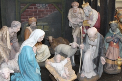 Nativity Set. Height Standing Statues 65 Cm. en plaster polychrome, Dutch 20th century (Anno 1930)