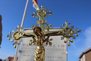 Altar - Cross With Matching Pair Candle Sticks en Brass / Bronze, Belgium 19th century