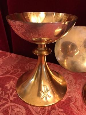 Altar - Set Monstrance - Ciborium - Chalice. Paten And Lunela Full Silver. Measures: Monstrance style Art - Nouveau en Brass Gilt  / Silver, Dutch 20th century (  anno about 1950 )