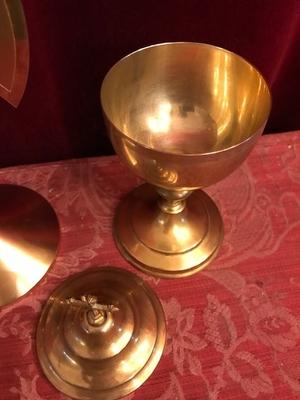 Altar - Set Monstrance - Ciborium - Chalice. Paten And Lunela Full Silver. Measures: Monstrance style Art - Nouveau en Brass Gilt  / Silver, Dutch 20th century (  anno about 1950 )
