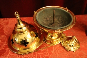Censer / Holy Water Bucket / Altar Bell en Brass / Polished / New Varnished, Belgium 19th century