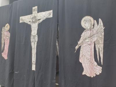 Funeral Setting For Profundis Chapel en Totally Handembroidered Silver Brocade Imaginations, Belgium  20 th century ( Anno 1925 )