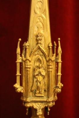 Altar - Set Candle Sticks With Matching Cross. Height Cross 85 Cm. style Gothic - style en Bronze / Gilt, France 19th century