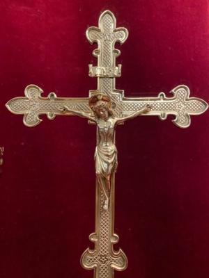 Matching Candle Sticks With Cross Altar Set Measures Cross Height :43 Cm X Wide 20 X Depth 12 Cm en Brass / Polished and Varnished, Belgium 19 th century ( Anno 1875 )