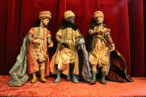 The Three Magi Exceptionally Hand-Carved-Dressed Imaginations / Wood  en hand-carved wood polychrome / Dressed, Naples Italy 18 / 19 th century