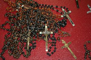 Great Number Of Hand-Made Large Wooden Sister-Rosaries Including  About 30 Mission-Crosses From Sister-Monastery en Brass / Bronze / Wood, belgium 19 th century ( Anno 1875 )