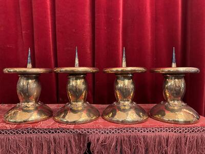 Matching Candle Holders Totally Hand - Hammered. Measures Without Pin. style art - deco en Brass, Belgium 20 th century ( Anno 1930 )