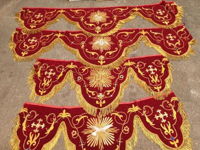 4 BAROQUE-STYLE Exceptional And High Quality Complete Canopy Ornaments.