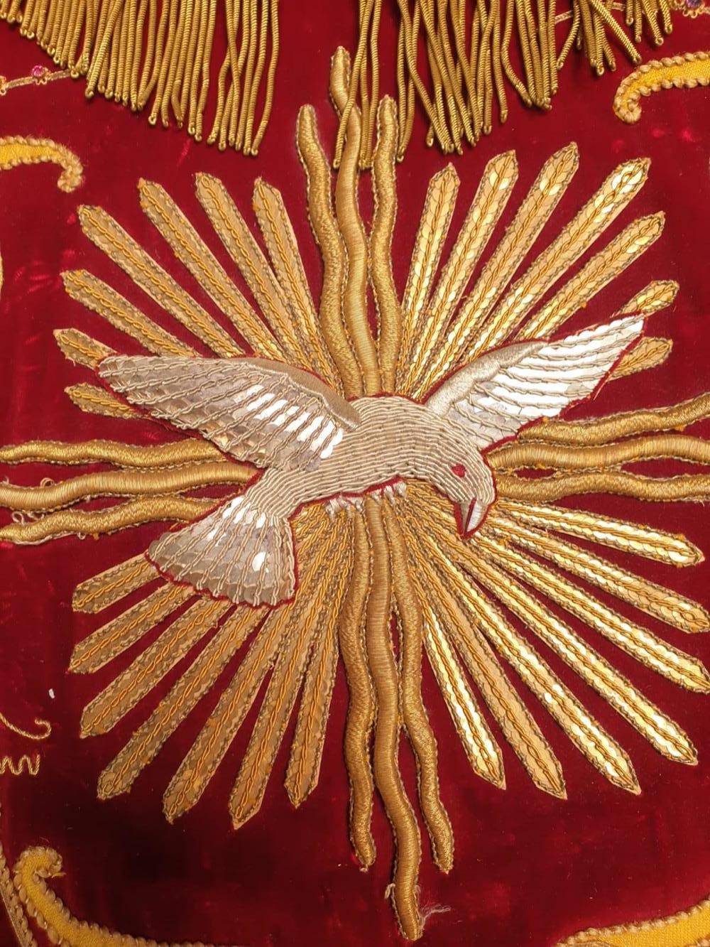 4 BAROQUE-STYLE Exceptional And High Quality Complete Canopy Ornaments.