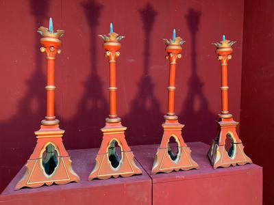 Candle Sticks Measures Without Candle style Gothic - Style en wood polychrome, France 19th century ( anno 1875 )