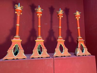 Candle Sticks Measures Without Candle style Gothic - Style en wood polychrome, France 19th century ( anno 1875 )