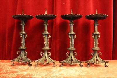 Candle Sticks Measures Without Pin style Gothic - style en Iron Painted, Dutch 19th century