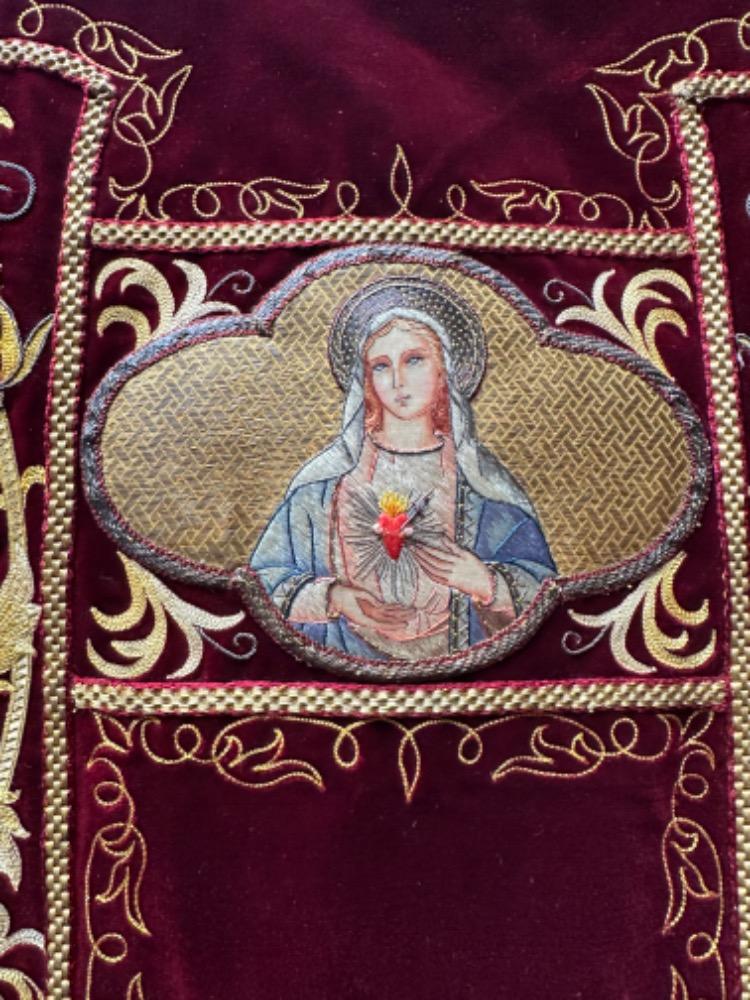 4  Gothic - Style Complete High - Mass Set, With Chasuble , 2 Dalmatics, Cope, 3 Maniples, 2 Stoles, Burse & Chalice - Veil.