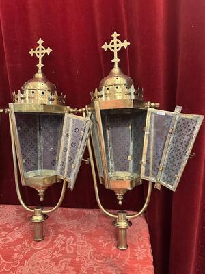 4 Gothic - style Lanterns