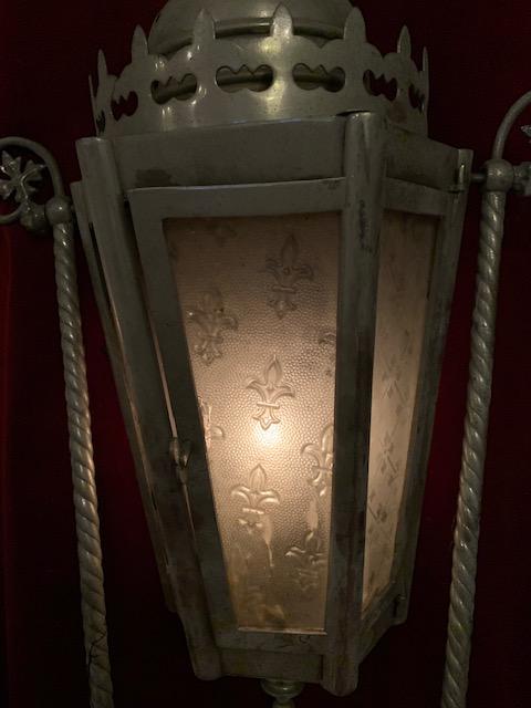 4 Gothic - style Matching Lanterns Could Be Cleaned And Polished