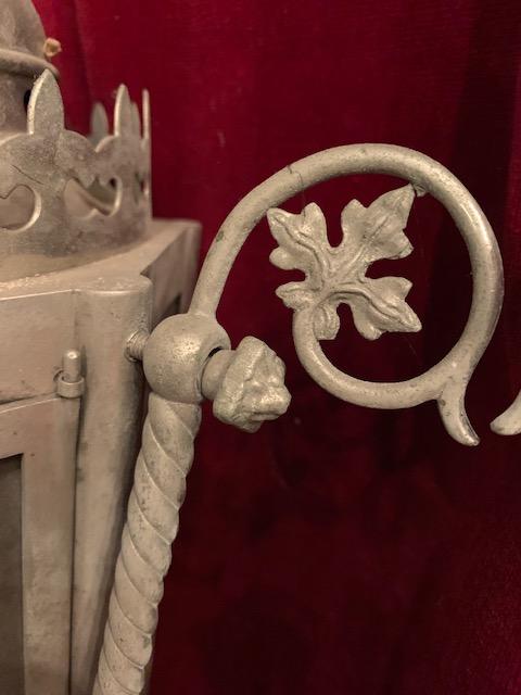 4 Gothic - style Matching Lanterns Could Be Cleaned And Polished