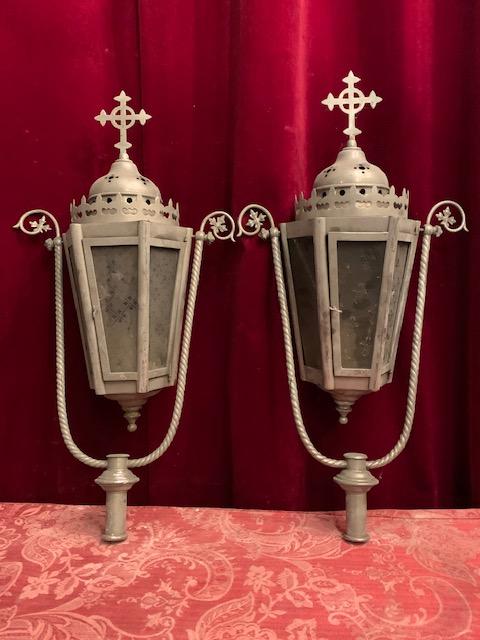 4 Gothic - style Matching Lanterns Could Be Cleaned And Polished