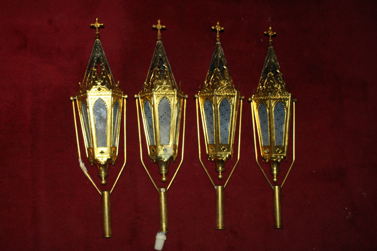 4 Gothic - style Matching Procession Lanterns