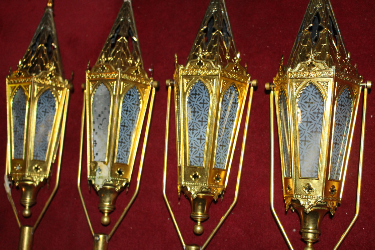 4 Gothic - style Matching Procession Lanterns