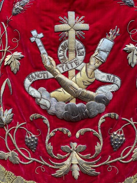 4 Romanesque Complete Highmass Set, With Chasuble , 2 Dalmatics, Cope, 3 Maniples, 2 Stolae, Burse Und Chaliceveil.