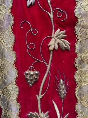 Complete Highmass Set, With Chasuble , 2 Dalmatics, Cope, 3 Maniples, 2 Stolae, Burse Und Chaliceveil.  style Romanesque en red velvet. Goldstitchery. , Southern Netherlands 18 th century