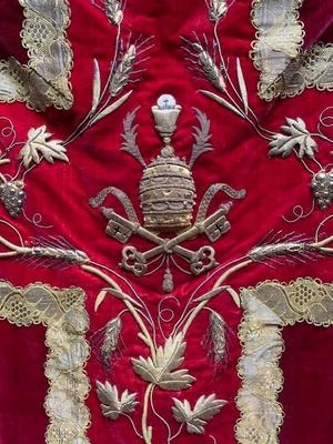 Complete Highmass Set, With Chasuble , 2 Dalmatics, Cope, 3 Maniples, 2 Stolae, Burse Und Chaliceveil.  style Romanesque en red velvet. Goldstitchery. , Southern Netherlands 18 th century