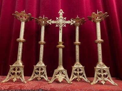 Altar - Set Candle Sticks With Matching Cross. Height Cross: 64 Cm  H X 24 Cm W. X 16 D. Measures Cross H 56 Cm X W 23 Cm X D 15 Cm en Bronze / Polished and Varnished, France 19 th century