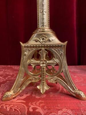 Altar - Set Candle Sticks With Matching Cross. Height Cross: 64 Cm  H X 24 Cm W. X 16 D. Measures Cross H 56 Cm X W 23 Cm X D 15 Cm en Bronze / Polished and Varnished, France 19 th century