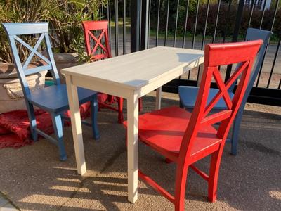 Four Chairs With Table en Wood,