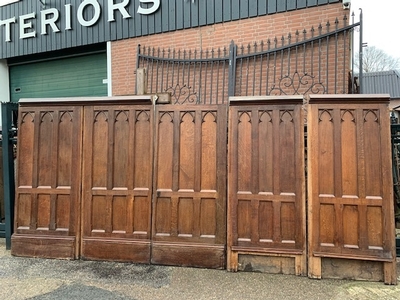 Panneling Total Length 425 Cm. style Gothic en Oak Wood, Belgium 19th century