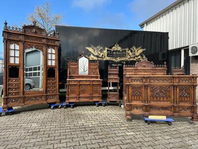 Exceptional Complete Bedroom style Gothic - Style en Oak wood / Glass / Marbel, France 19 th century ( Anno 1865 )