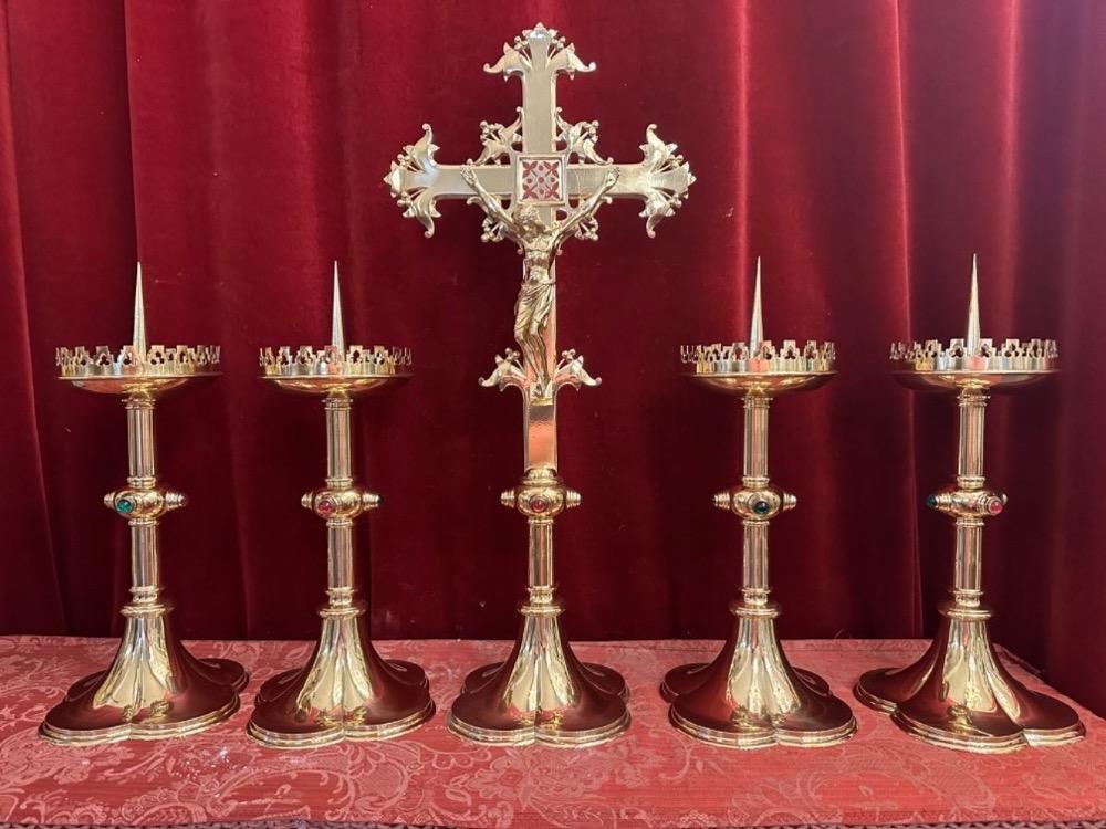 5 Gothic - Style Matching Candle Sticks & Cross Height Without Pin. Measures Cross : H 68 Cm X W 31 Cm X D 20 Cm