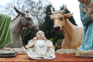 Nativity Set en plaster polychrome / wooden feet, Belgium 19th century