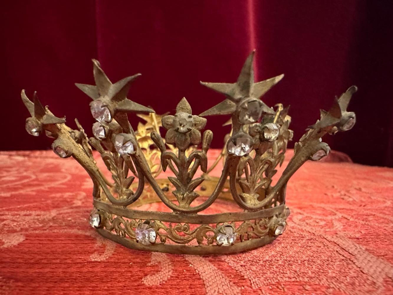 6  Collection Crowns