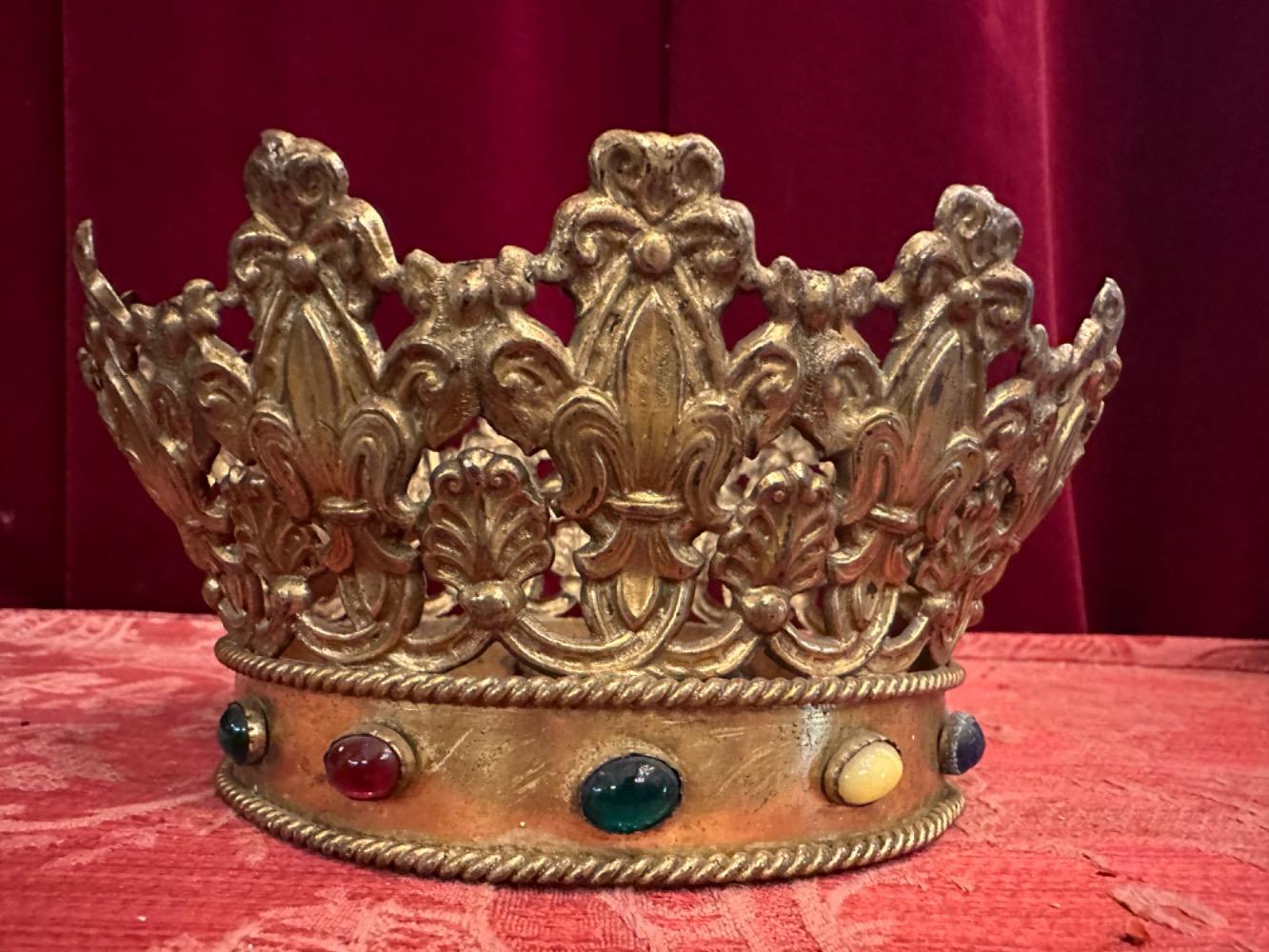 6  Collection Crowns
