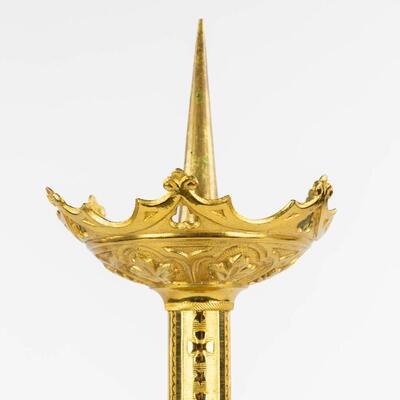 Matching Candle Sticks Height Without Pin. style Gothic - Style en Bronze / Brass / Gilt, France 19 th century