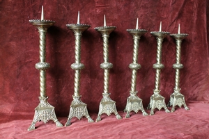 Matching Candle Sticks. Altar Set. Measures Without Pin. style Romanesque en Brass / Bronze, France 19th century