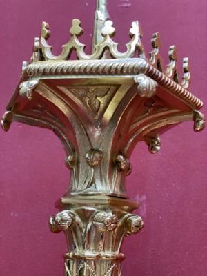 Matching Candle Sticks Altar Set Height  Without Pin. style Romanesque - Style / Gothic - Style en Bronze / Gilt Polished and Varnished, France 19 th century ( Anno 1865 )