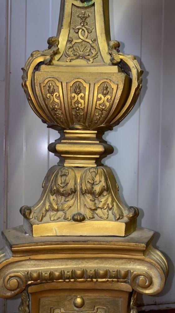 7 BAROQUE-STYLE Exceptional Altar Set Measures Cross H 205 Cm X W 75 Cm X D 50 Cm. Measures Candle Sticks Without Pin 112 Cm. Could Be Polished.