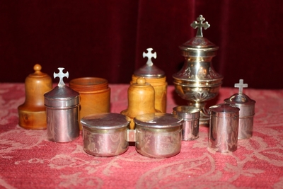 Collection Chrismatioria For Sale Separate See: Odds And Excentrics  en full silver, Belgium 19th century