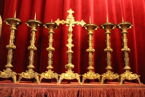 Altar Set Height Cross 80 Cm. Measures Candle Sticks 63 Cm Without Pin. style Romanesque en Bronze / Gilt, France 19th century