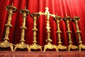 Altar Set Height Cross 80 Cm. Measures Candle Sticks 63 Cm Without Pin. style Romanesque en Bronze / Gilt, France 19th century