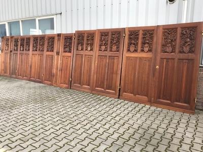 Exceptional Castle Doors  style Gothic - style en Oak wood, France 19th century