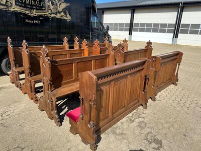 Interior Home Chapel 6 Pews With Front Parts  style Gothic - Style en Oak wood, Netherlands  19 th century