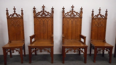 Gothic Furniture: Desk, 2 Cabinets, 6 Chairs en Oak wood, Belgium 19th century