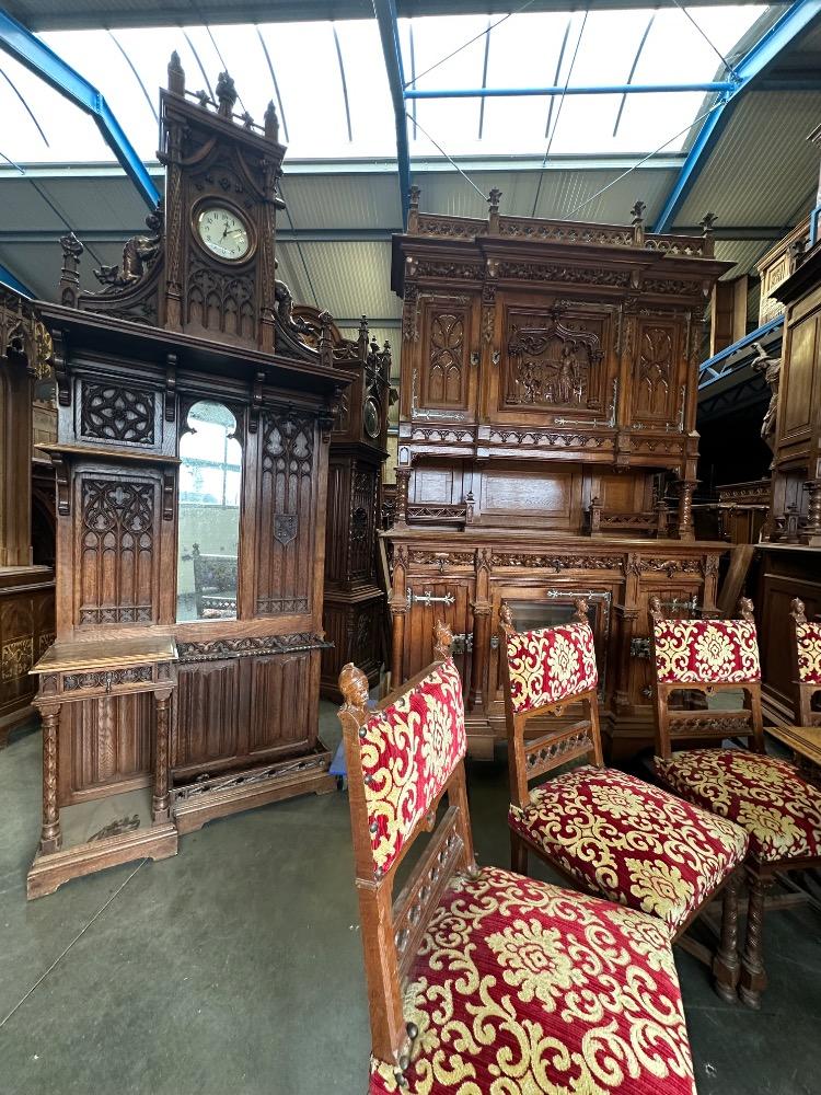 9 Gothic - Style Table Adjustable With Chairs