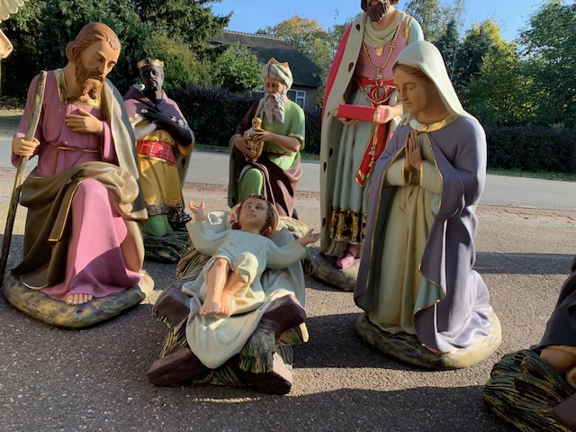 9  Nativity Set Suitable For Outdoor